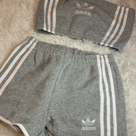 Adidas Short Set (SOLD OUT‼️‼️‼️) - Picture 3 of 3